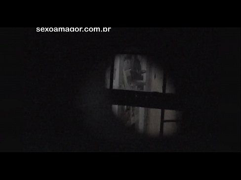 ❤️ Blondie dirakam video secara rahsia oleh intip kawasan kejiranan yang tersembunyi di sebalik batu bata kosong ☑ Video lucah di lucah ms.hentaidude.ru ️❤